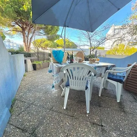 *la Brise Marine*piscine*parking*clim* Appartement Le Grau-du-Roi